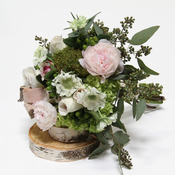 Celebrate Mother’s Day with Timeless Beauty: Silk Flowers & Elegant Ribbons