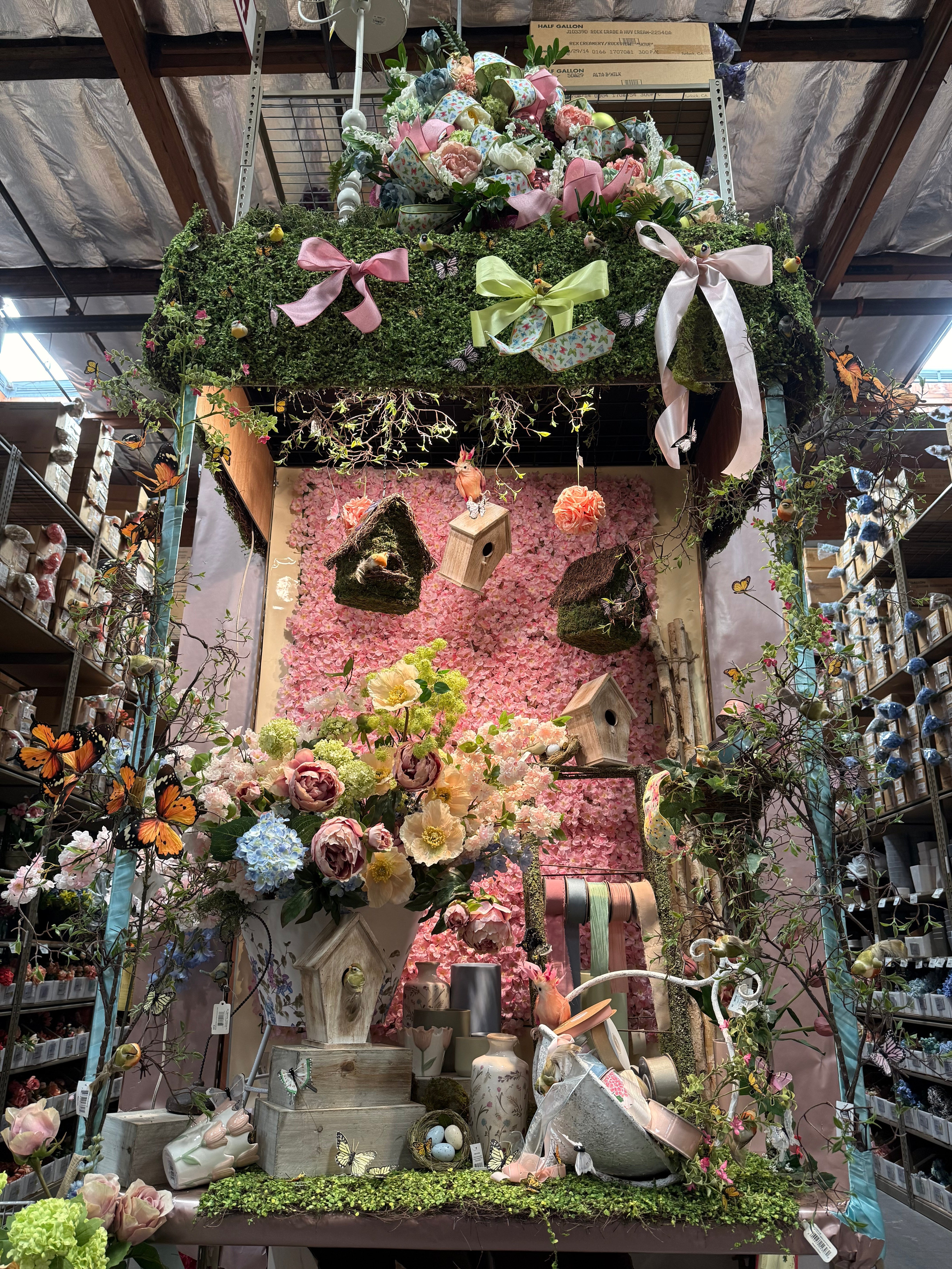 Spring Awakening: Refresh Your Space with Seasonal Florals and Décor