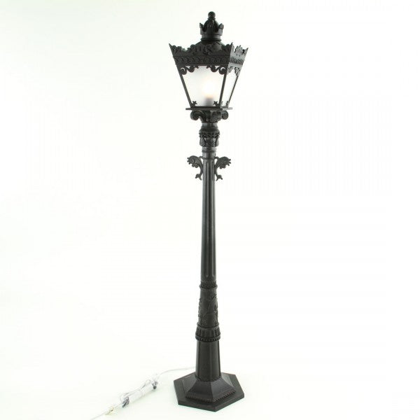 38"SQUARE STREET LIGHT M25