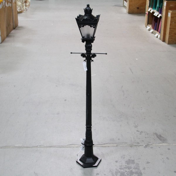 48"SQUARE STREET LIGHT M25
