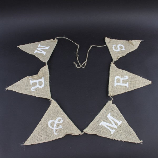 TRIANGLE JUTE BANNER A25
